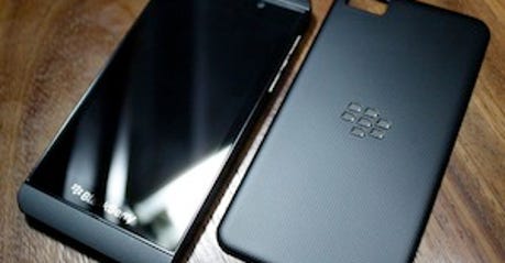 u-s-agency-gives-blackberry-10-a-chance-after-iphone-coup.jpg