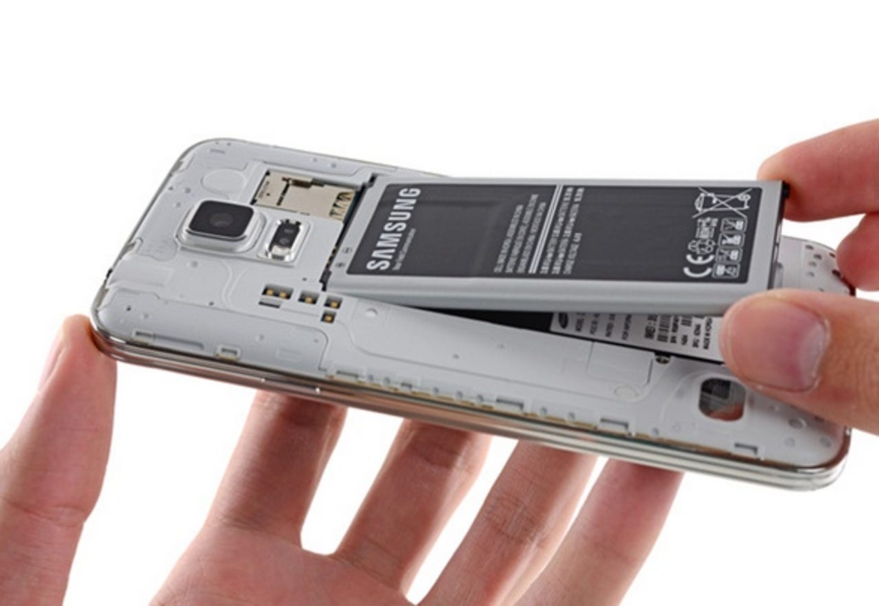 Replacing the battery in a Samsung Galaxy S5