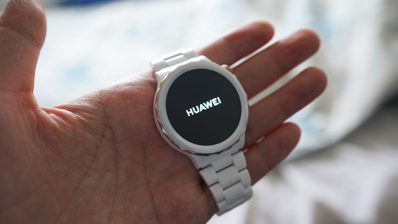 Huawei GT3 SE Smartwatch Review: Lightweight, Smart & Battery-friendly 