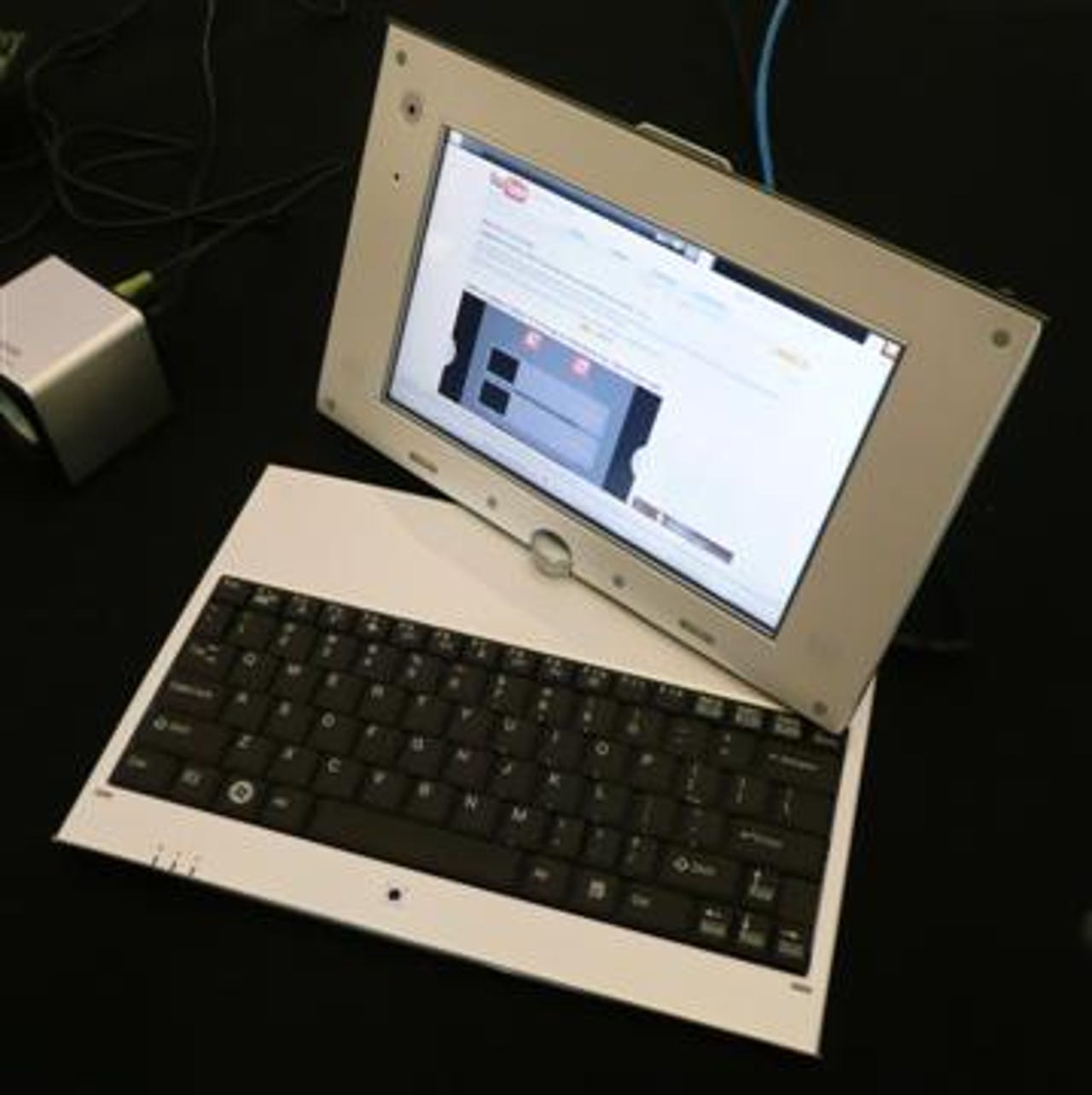 40152282-3-snapdragon-laptop4r.jpg
