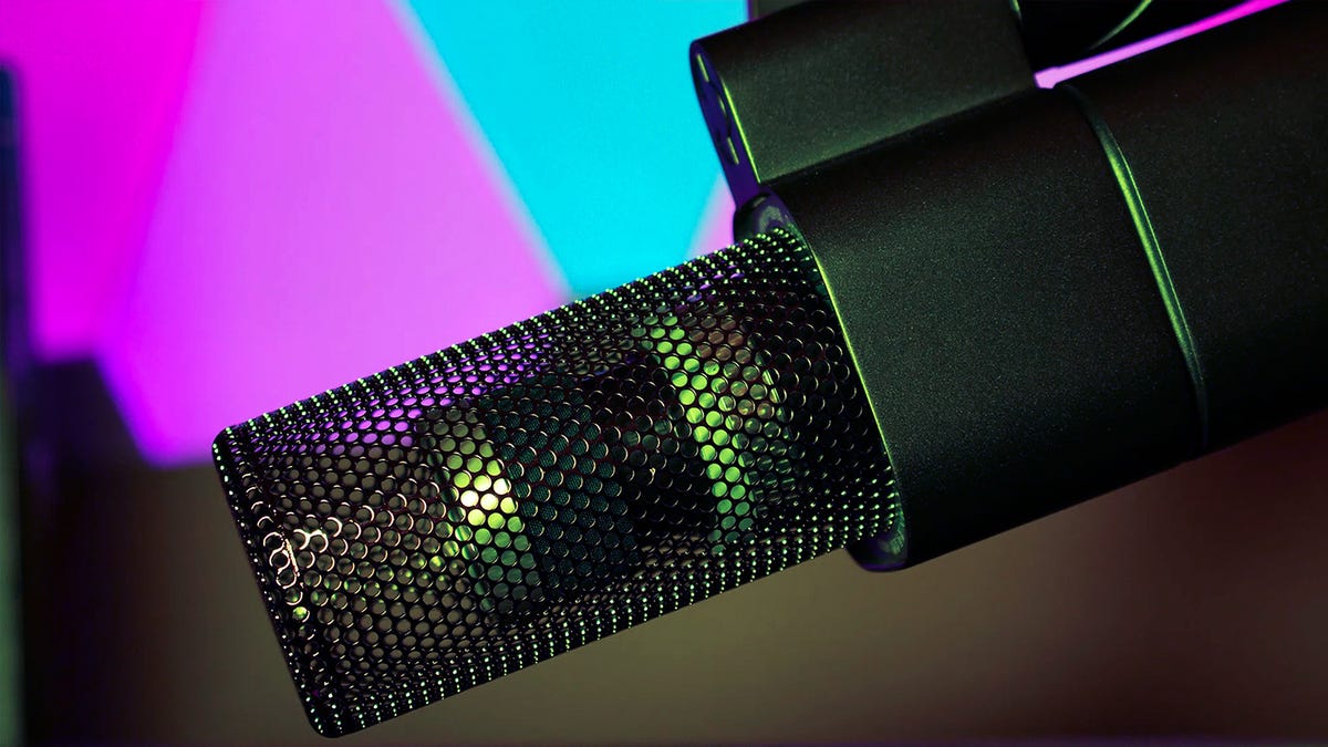 The mic capsule within the Logitech Blue Sona microphone