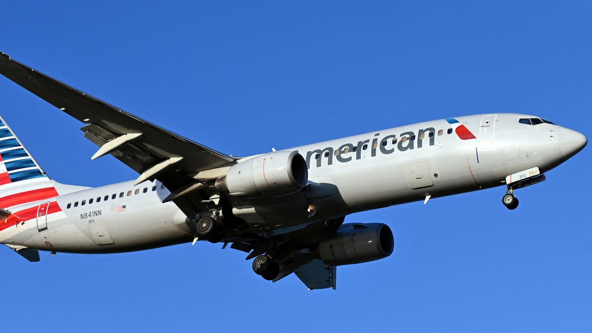 American Airlines pilots recommend you fly Delta or United