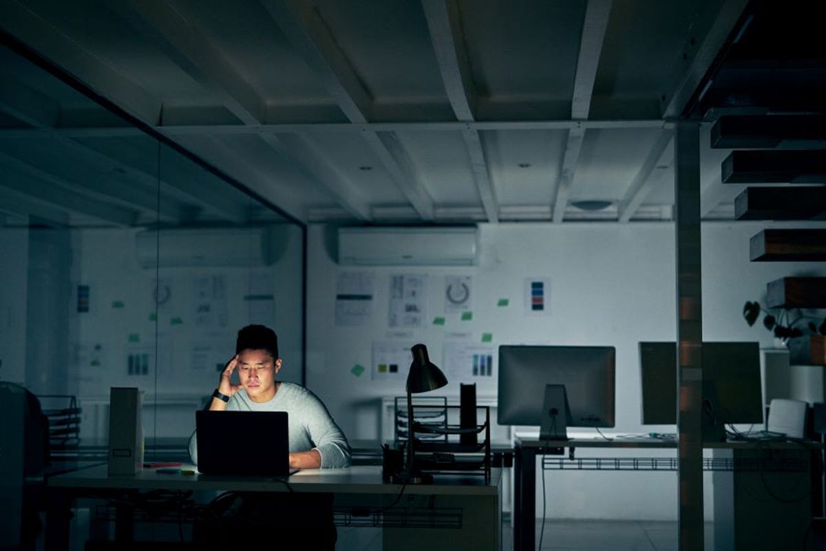 tech-it-developer-software-engineer-burnout-stress-office-work.jpg