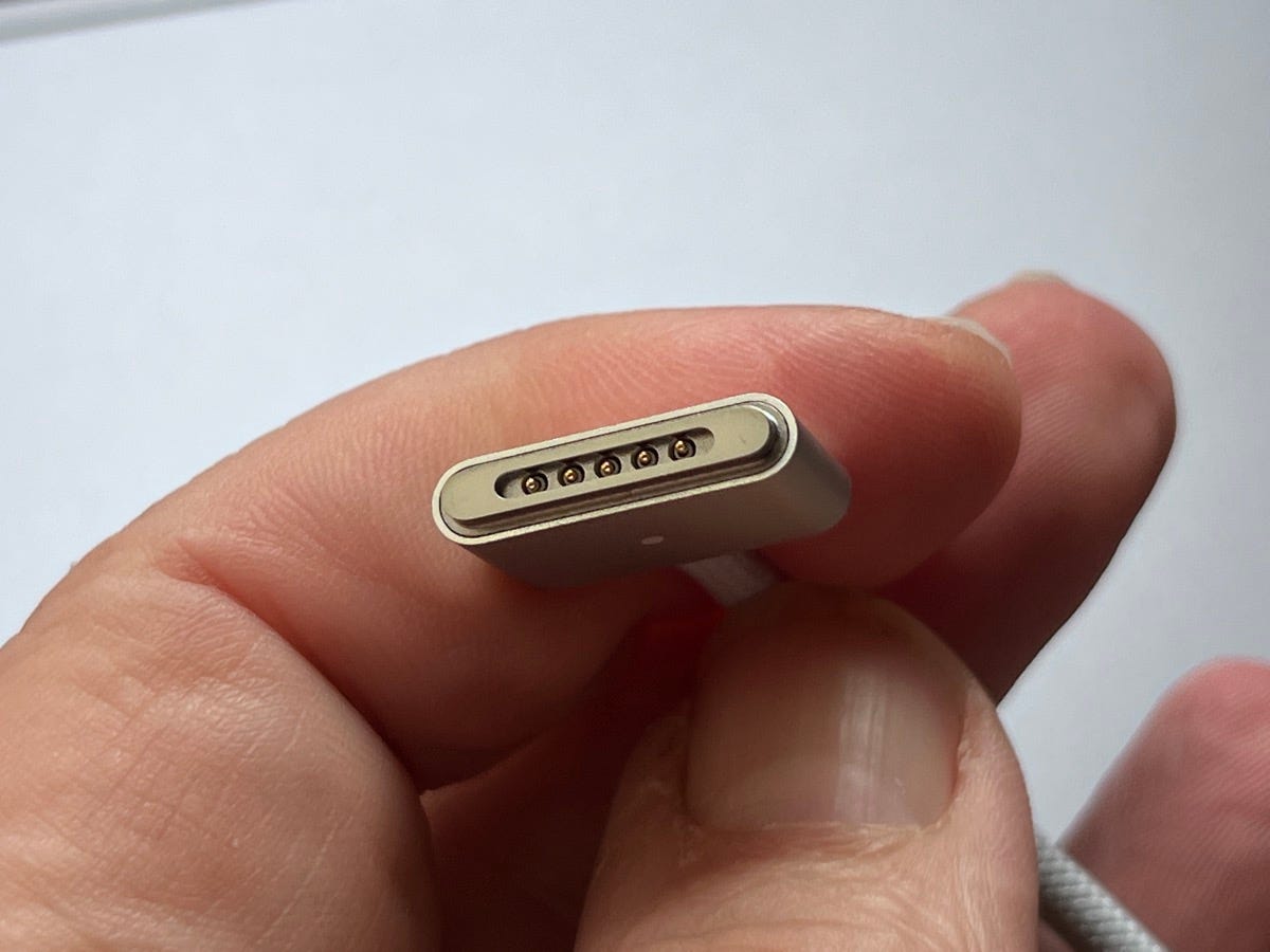 MagSafe connector