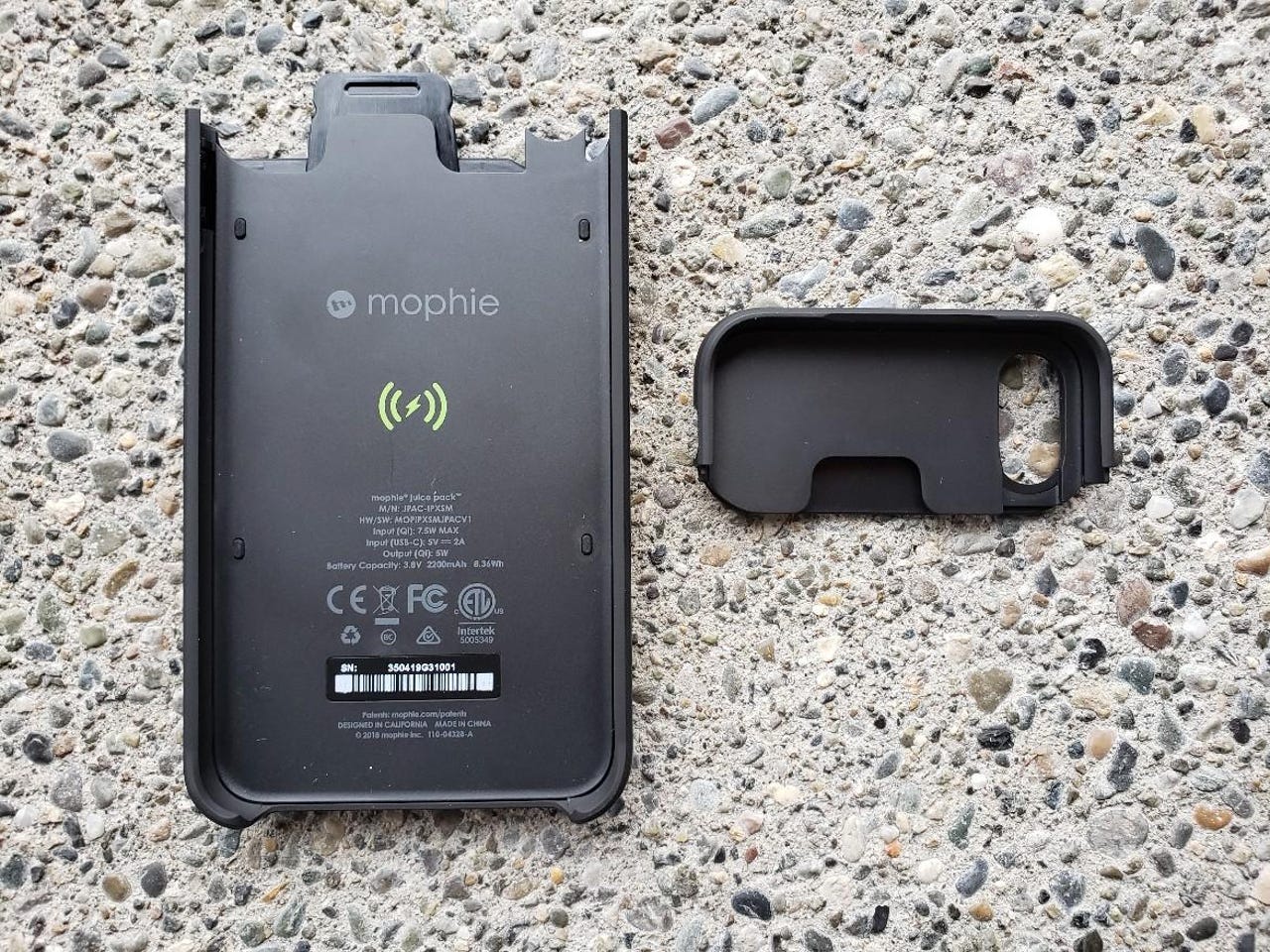 mophie-juice-pack-access-iphone-xs-4.jpg