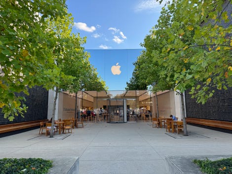 Photo de l'Apple Store prise par l'iPhone 15 Pro Max à 24 mm