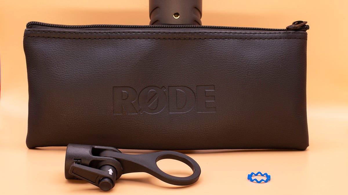 The accessories included with Rode's Procaster microphone