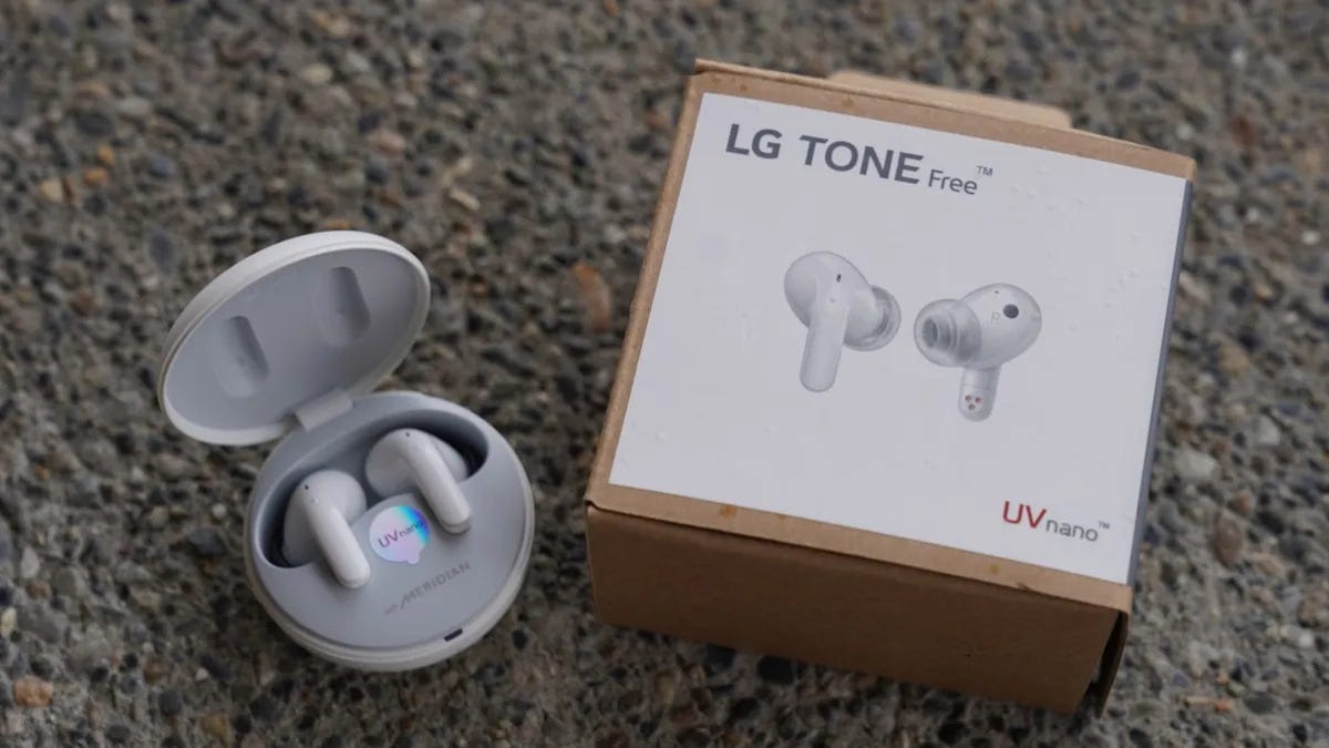 Don’t you wish your earbuds could clean themselves? These can