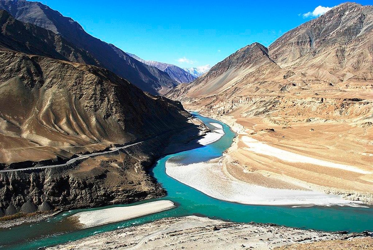 1024px-13-10-08-217-confluence-of-indus-river-n.jpg