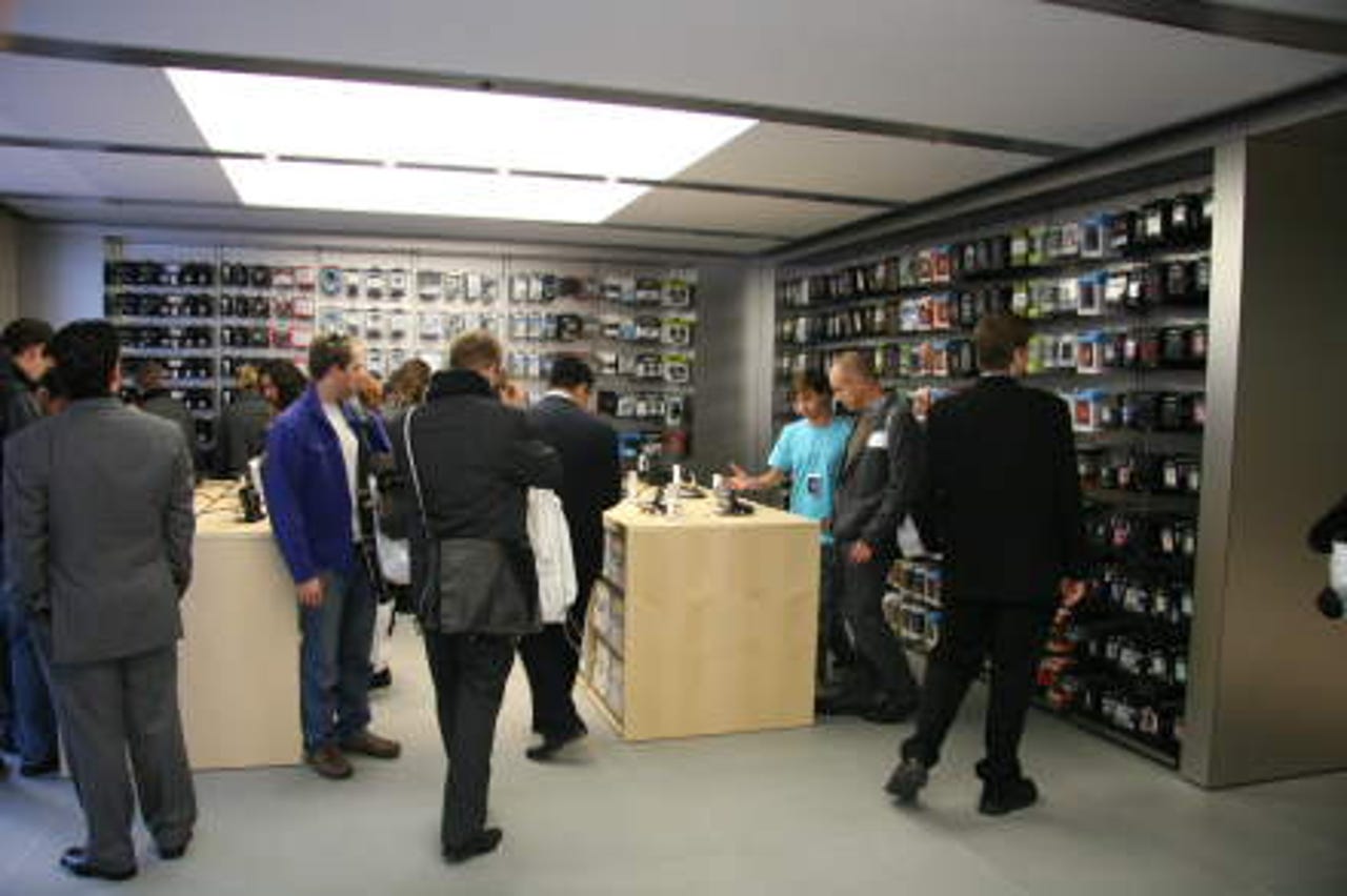 photos-inside-apples-sydney-store8.jpg