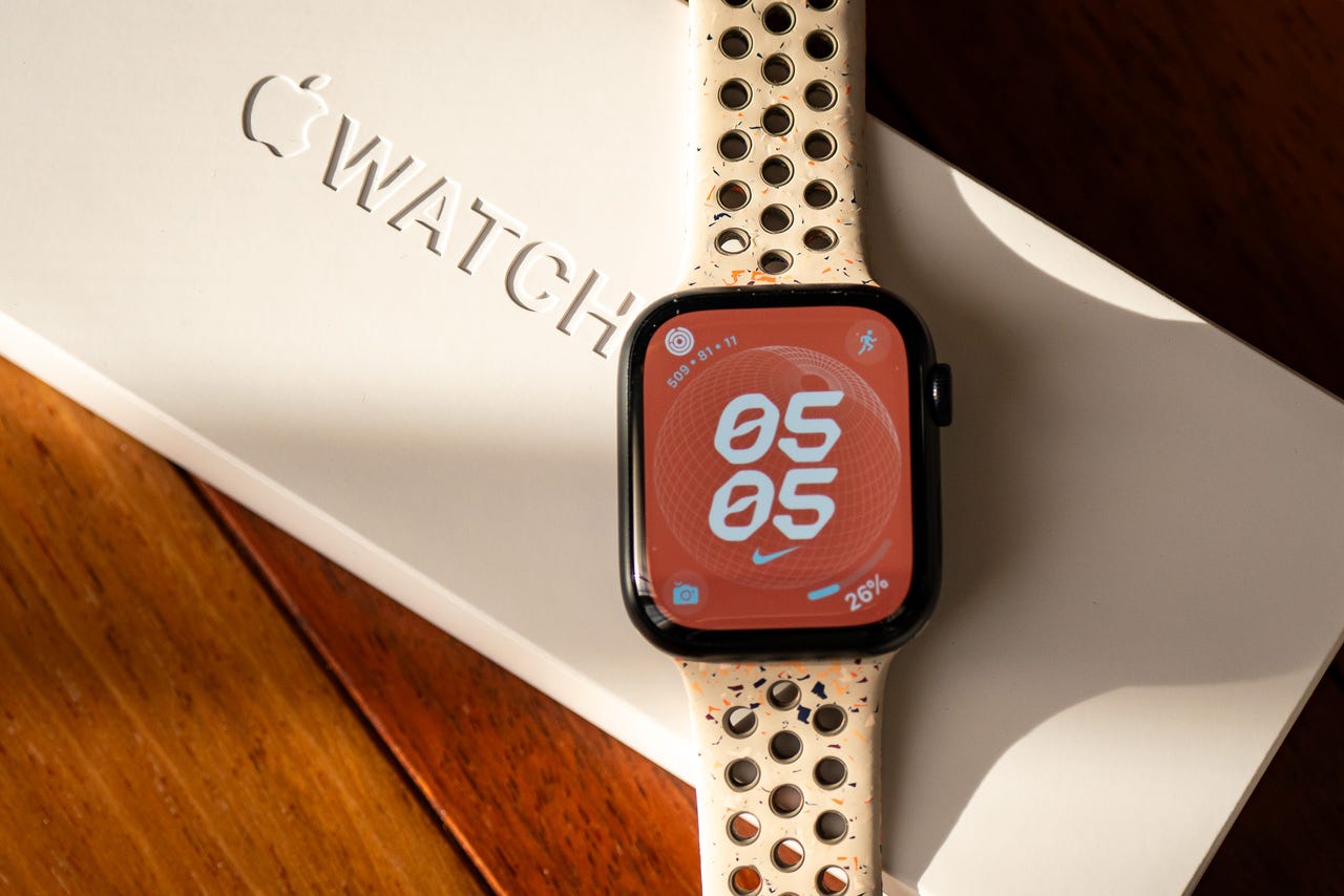 Apple Watch Series 9 con caja y Nike Sport Band