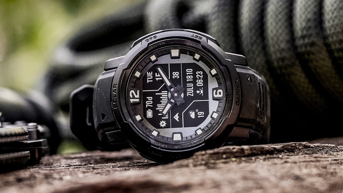 Garmin’s new glow-in-the-dark hybrid sports watch promises infinite battery life