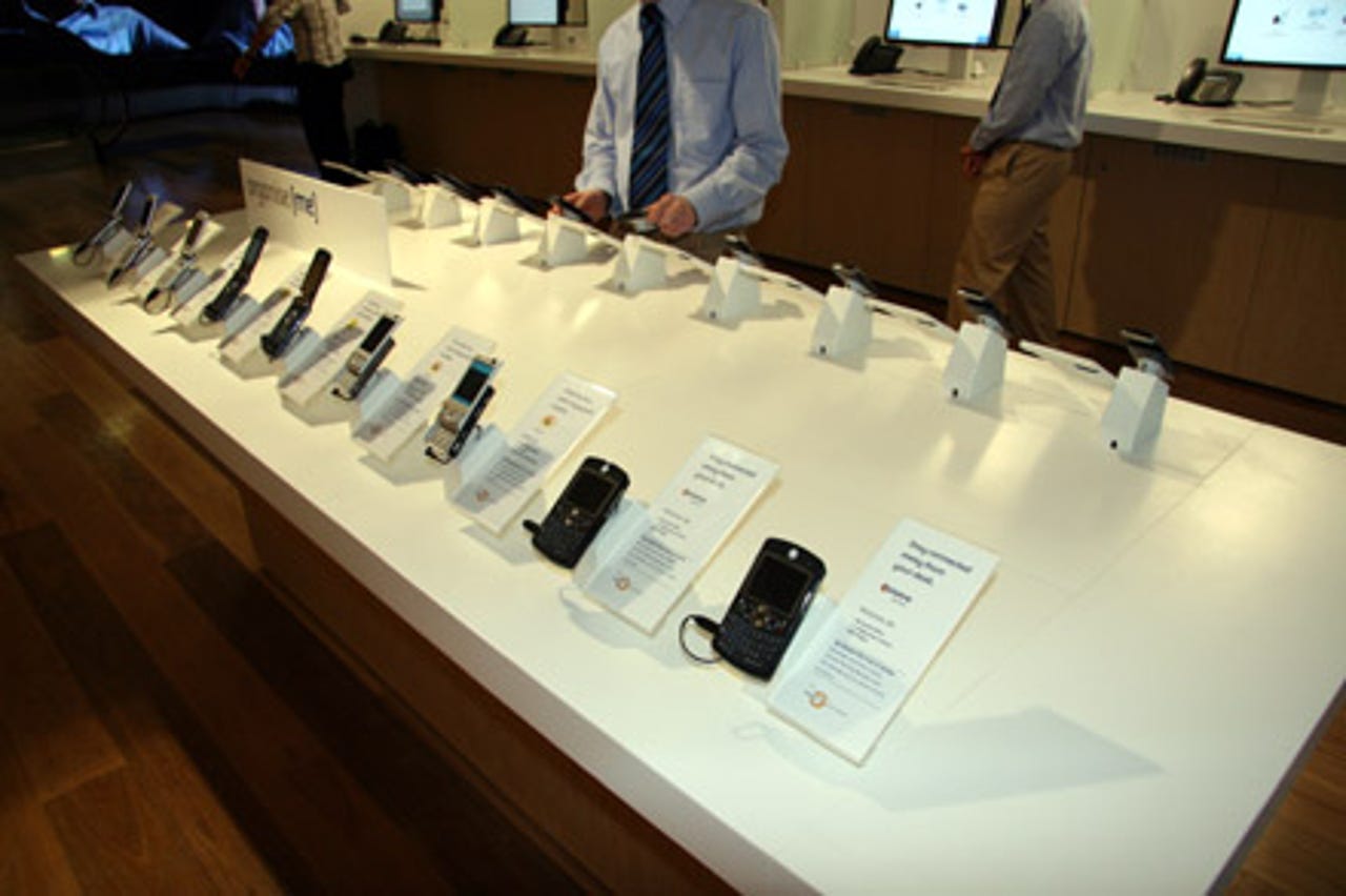 photos-telstra-launches-tlife-concept-store4.jpg