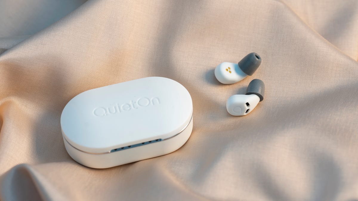 QuietOn 3.1 earbuds lifestyle