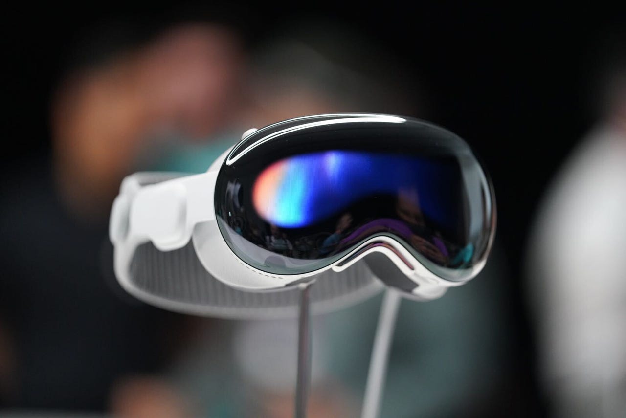 Wear glasses? Apple's already expensive Vision Pro headset will cost ...