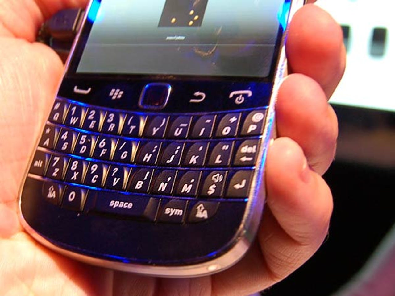 blackberry-bold-9900-cbsi-2.jpg