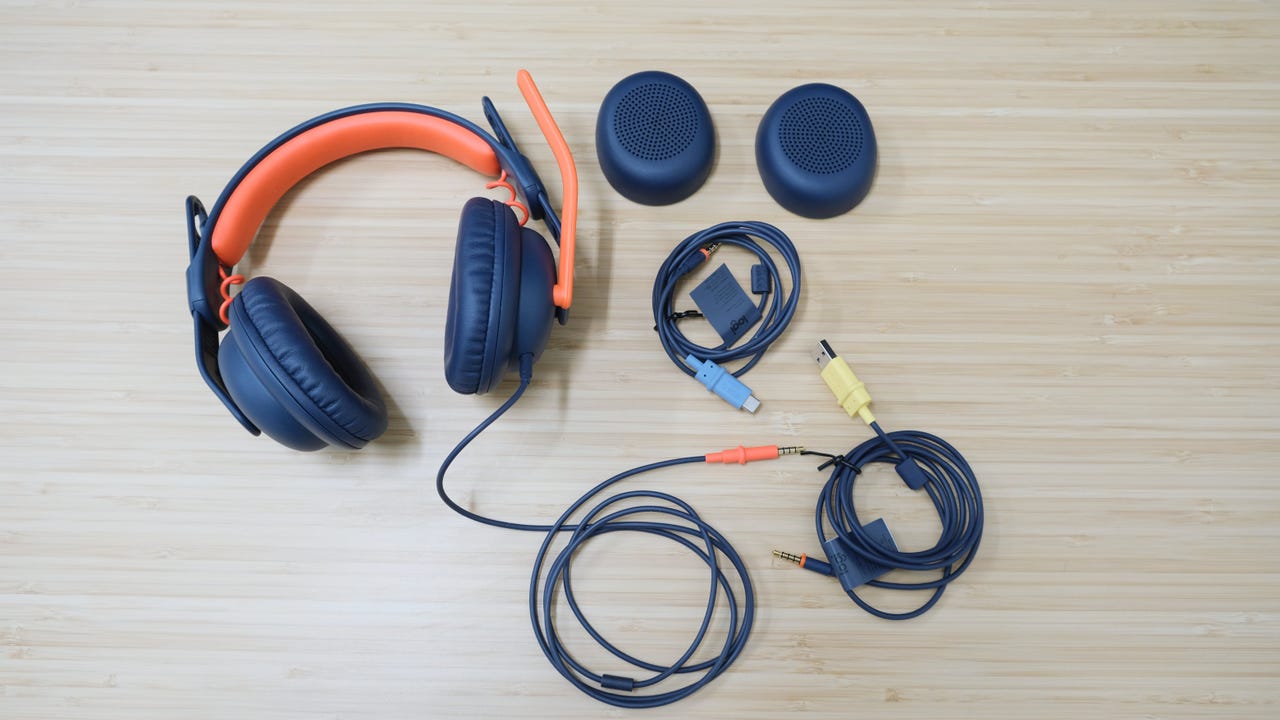 logitech-zone-learn-headphones-with-all-accessories