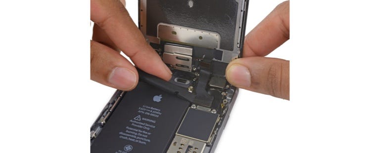 ​Replacing the battery in an iPhone 6s