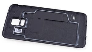 Rubber gasket in the rear panel of the Galaxy S5
