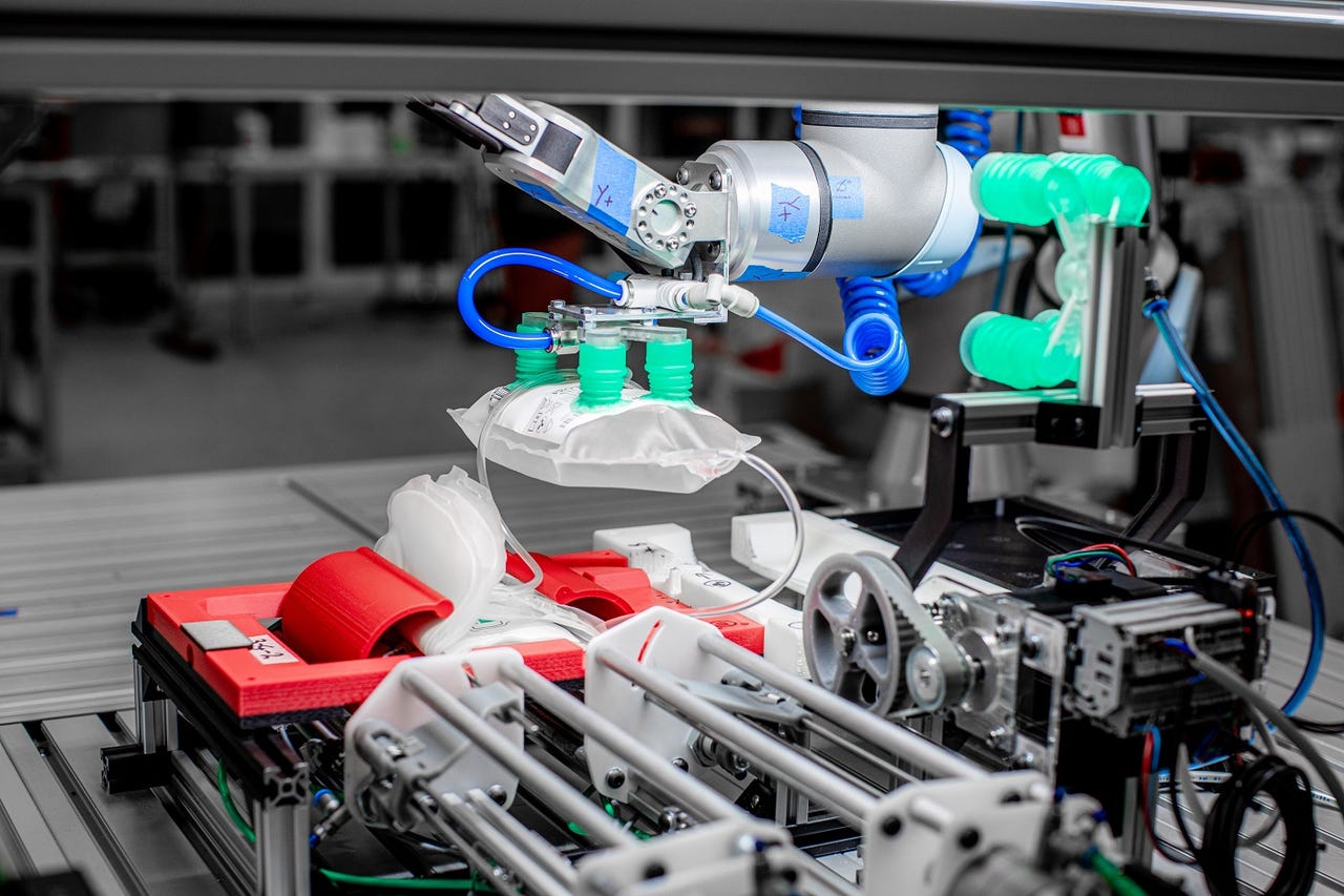 swinburn-uni-automated-blood-pack-folding-robot.jpg