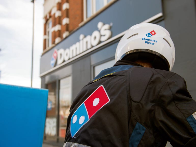 Peningkatan jaringan toko Domino sebelum lebih banyak pesanan online dan pizza yang dikirim dengan drone