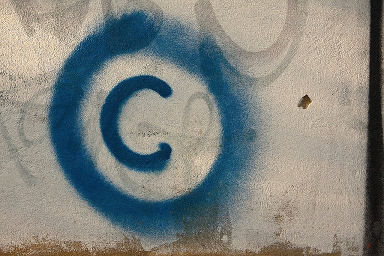 copyright-symbol-graffiti-flickr-horiavarlan-scrn-640px.png