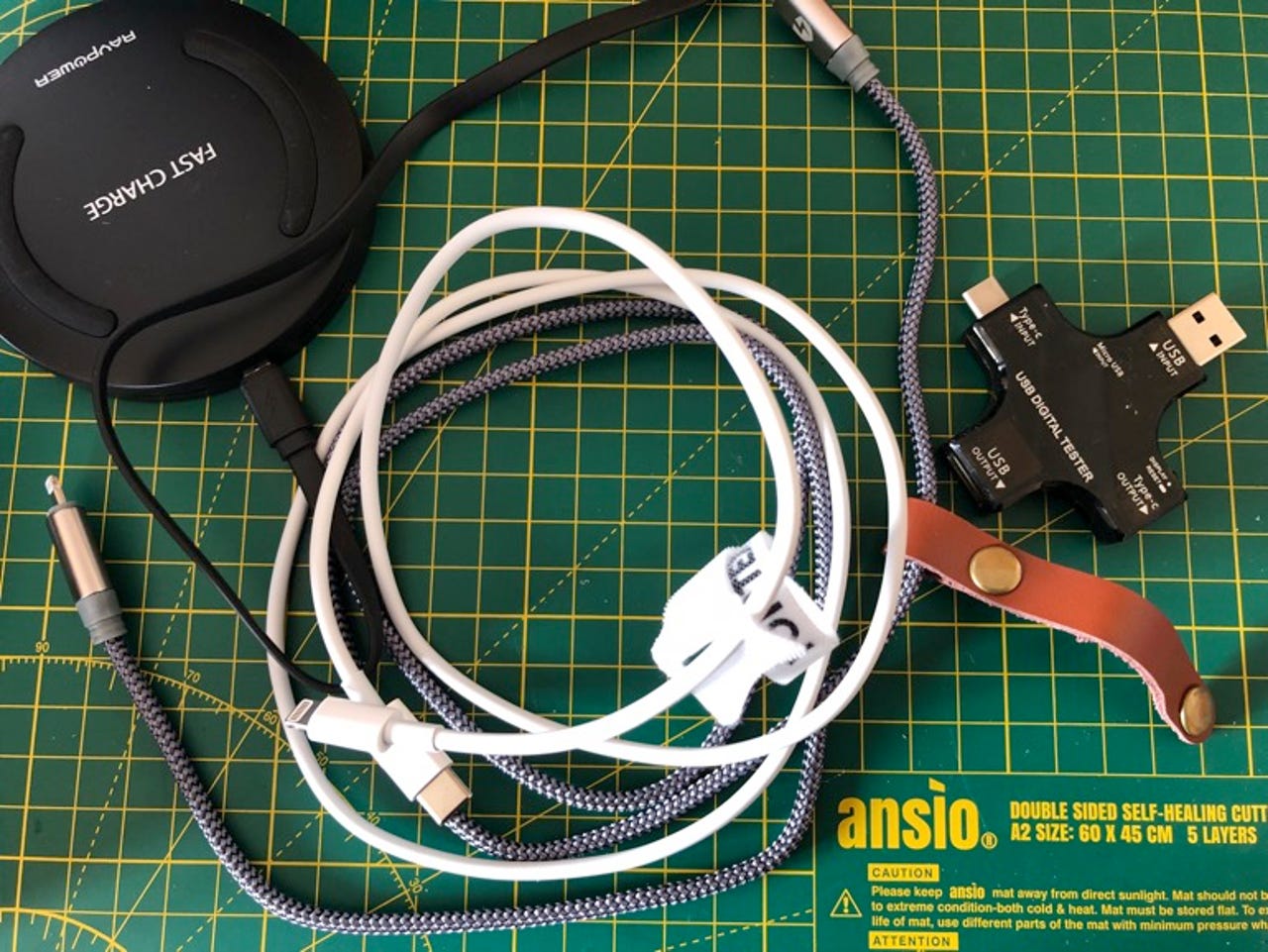I tested LOTs of third-party USB-C to Lightning cables - non worked right