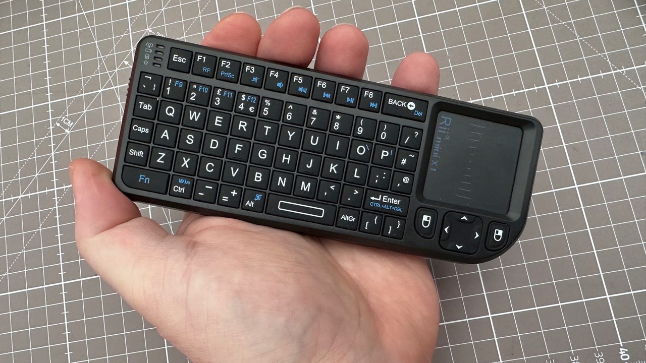 toediening Ten einde raad Hoes This tiny keyboard is perfect for Raspberry Pi boards and smart TVs | ZDNET