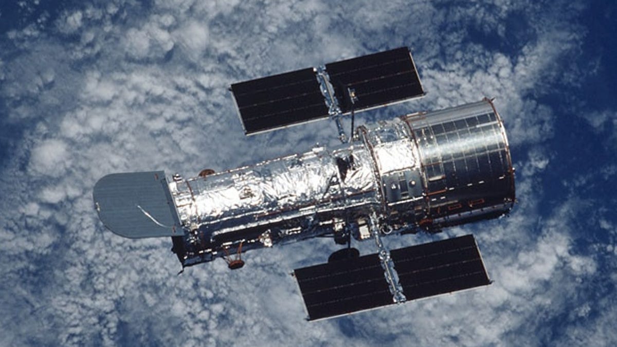 NASA and SpaceX explore private mission to extend Hubble telescope’s life