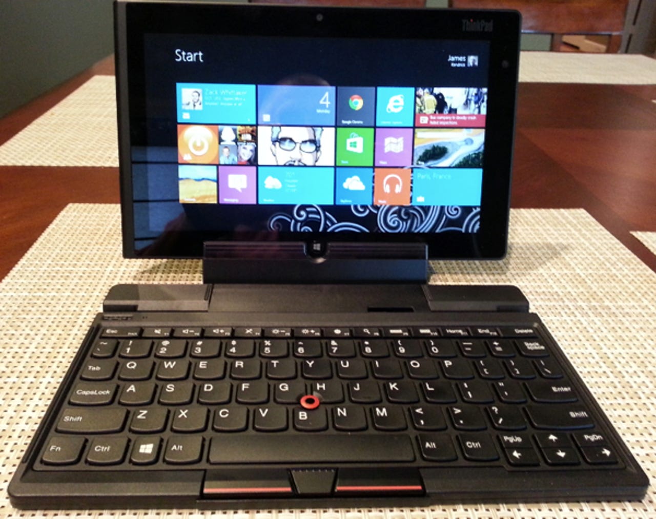 10-tablet-in-dock-with-keyboard-600.jpg