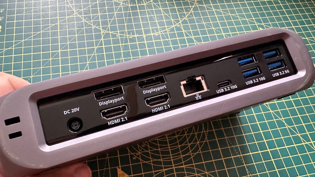The Essential 16-Port Dock for Creative Professionals