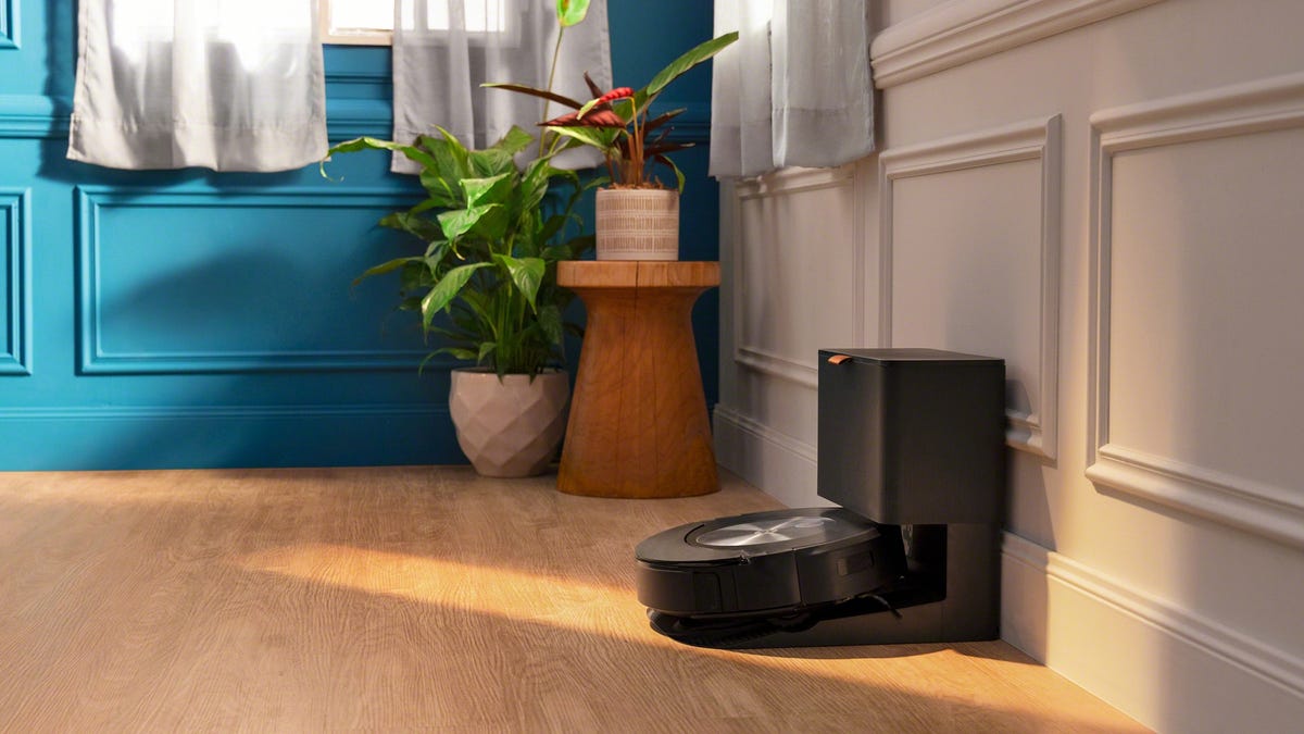 iRobot drops its first-ever combo mop and vacuum robot, the Roomba Combo j7+