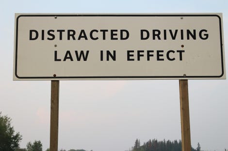 road-sign-distracted-driving.jpg