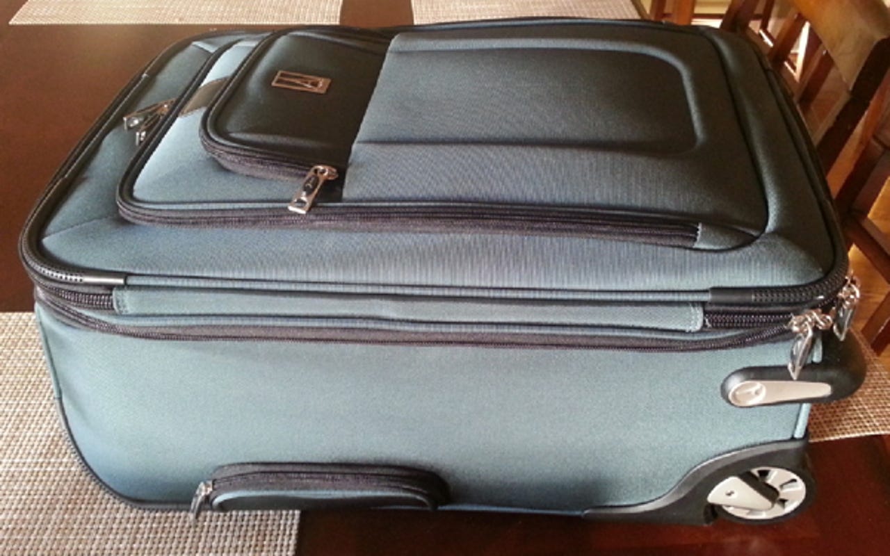04-carryon-luggage.jpg
