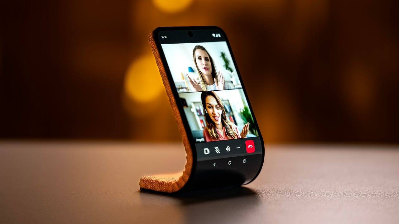 Motorola's Adaptive Display Upright Video Call mode