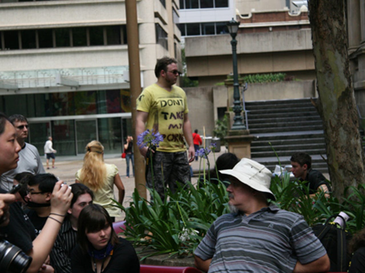photos-sydneysiders-protest-internet-filtering13.jpg