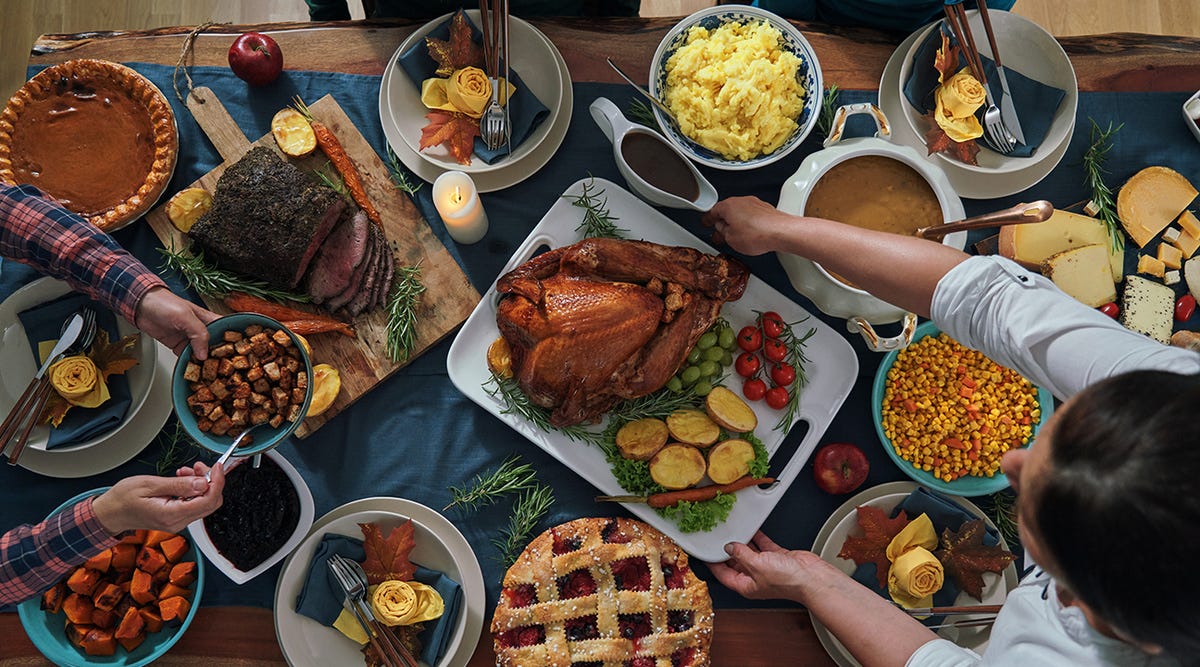thanksgiving-dinner-food-on-table