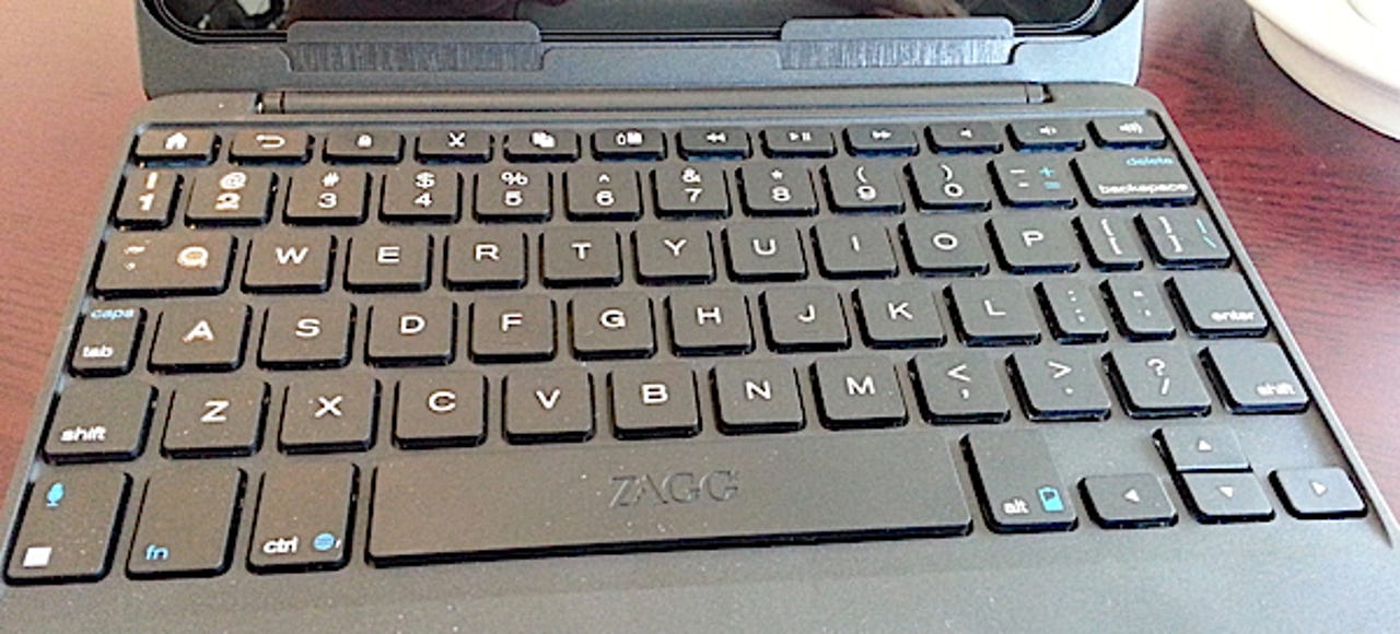 05-zagg-auto-fit-keyboard-case-keyboard.jpg