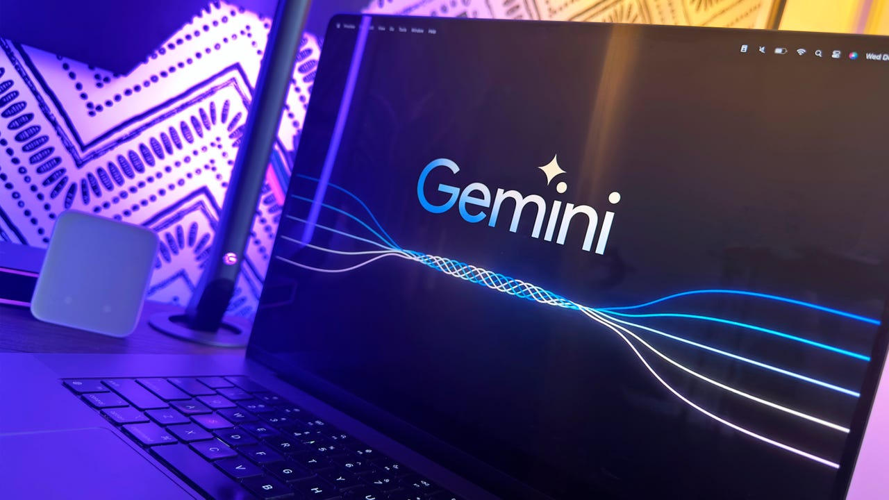 Logotipo de Google Gemini en la pantalla del portátil