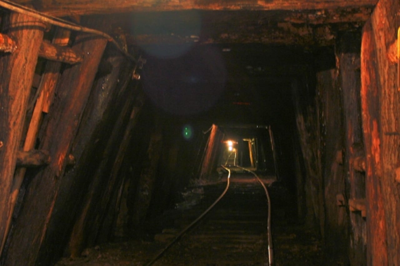 40154255-7-coal-mine-610-406.jpg