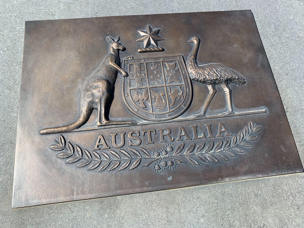 australia-australian-canberra-coat-of-arms-block-angled.jpg