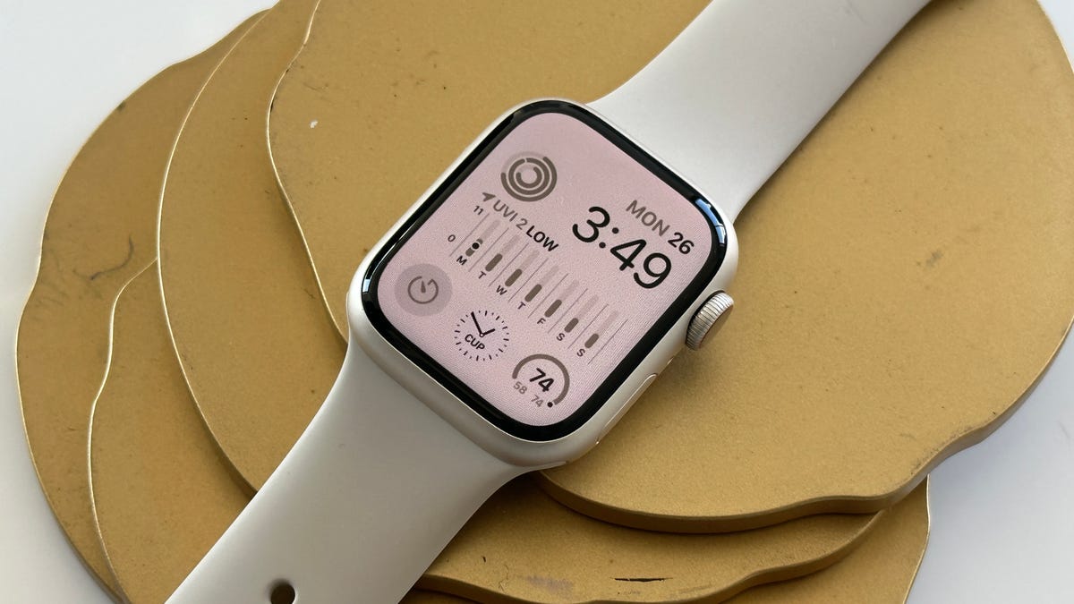 Apple Watch 8 review: A sleeper hit, even if it doesn't match Samsung's sensors | ZDNET
