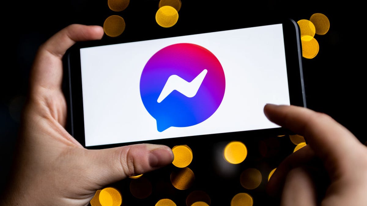 How to spruce up your Facebook Messenger chats by adding a theme