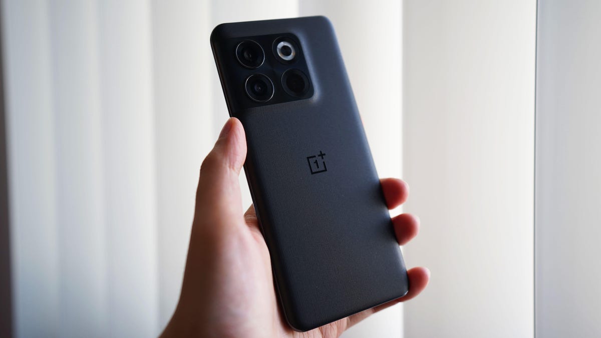 OnePlus 10T assessment: Speed is the secret, however is it sufficient?