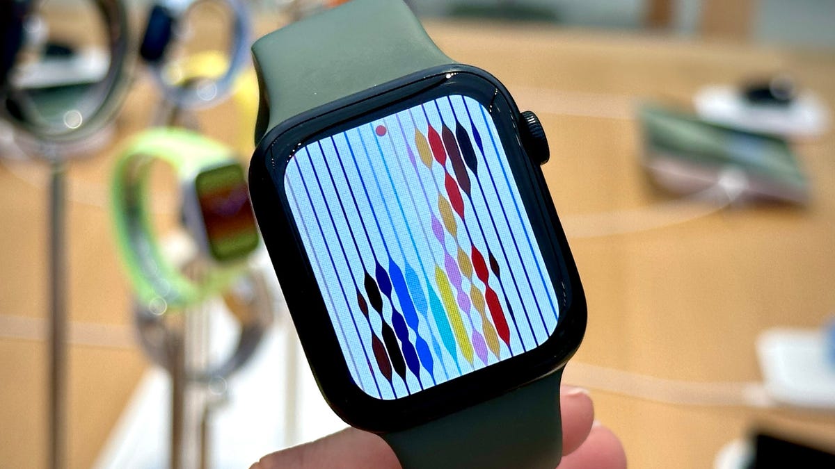The Apple Watch SE (2nd technology) drops to its lowest worth of $189 forward of Black Friday