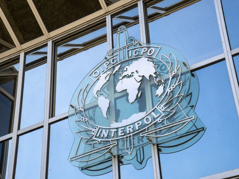 Interpol dan polisi Nigeria membongkar jaringan kejahatan dunia maya BEC