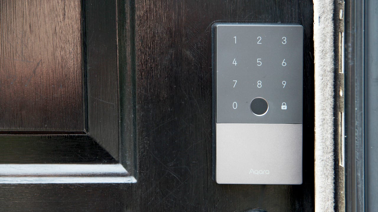 Aqara U100 smart lock installed on door