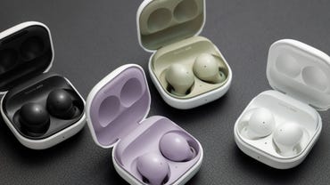 02-02-berry-family-01-galaxybuds2-family-graphite-white-olive-lavender-h.jpg