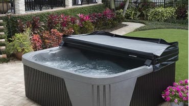 Aquarest Spas 6-person hot tub