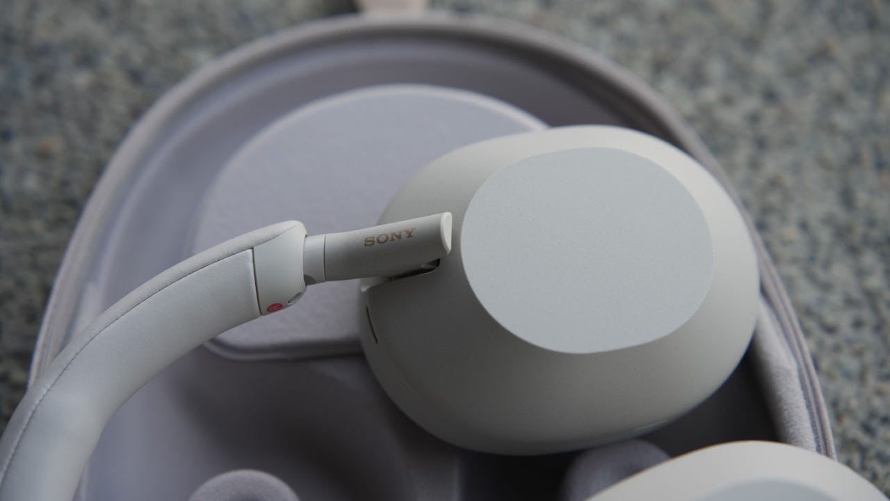 Sony's WH-1000XM5 headphones are basically perfect